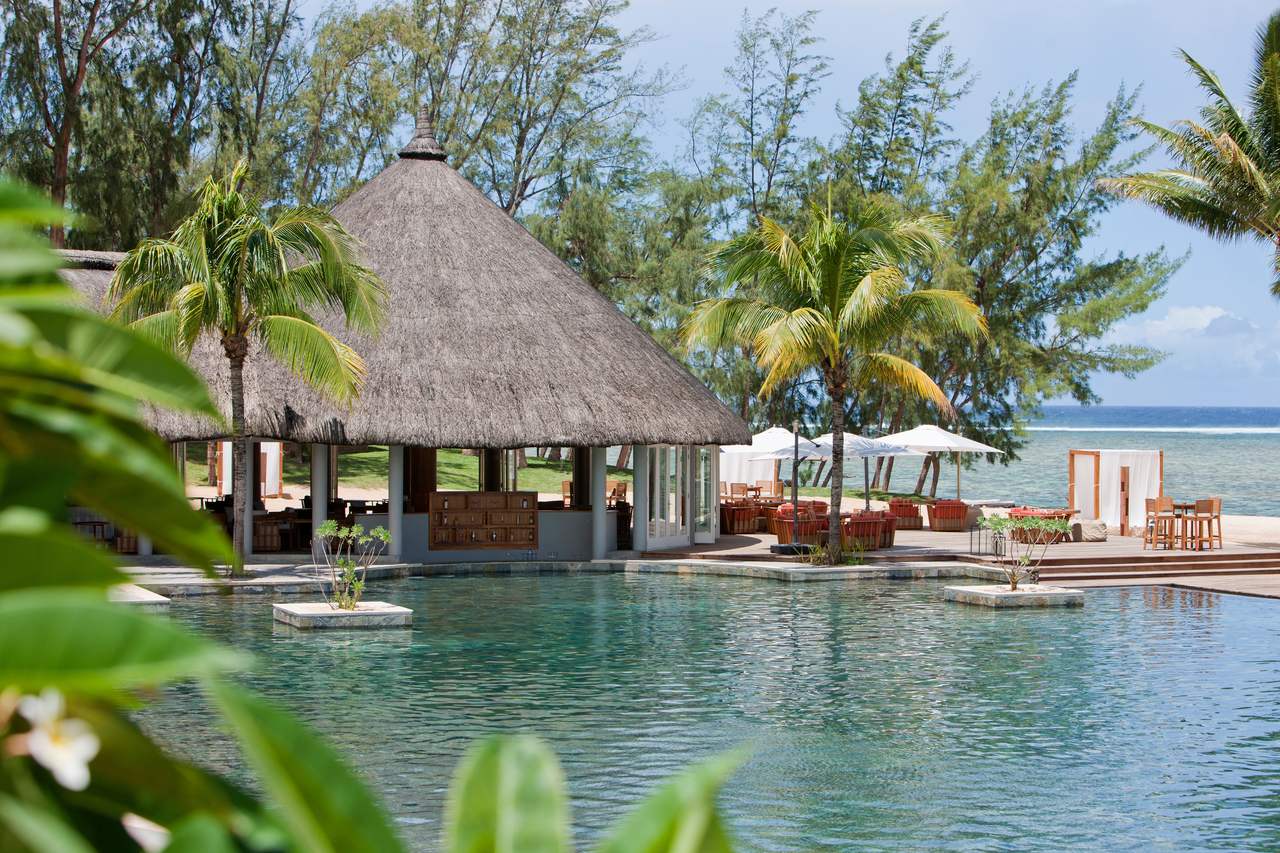 bar-blu-pool-scene